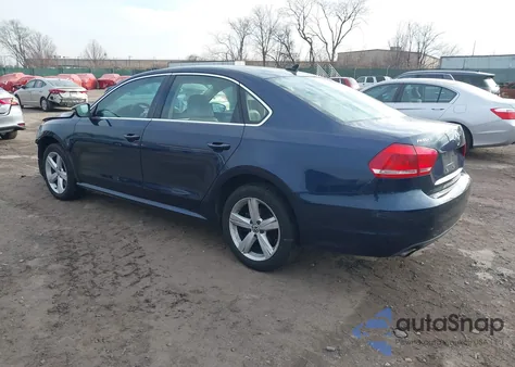 2012 Volkswagen Passat 2.5L Se z USA, uszkodzony, nr VIN 1VWBP7A38CC031602